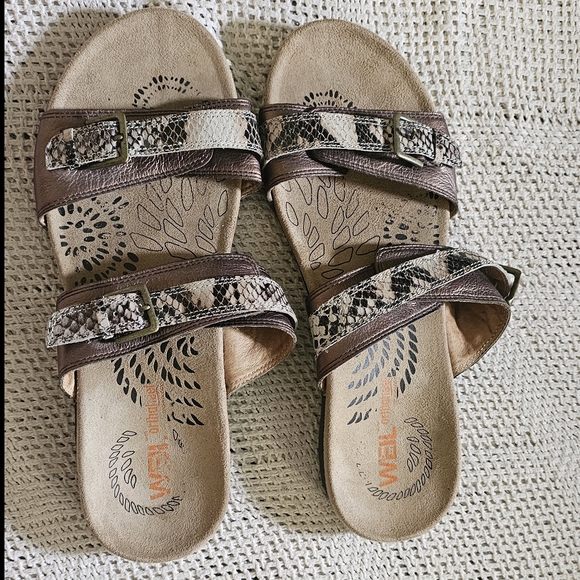Stylish Brown and Snake Print Sandals - Picture 1 of 2